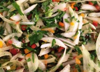 סלט מושלם של בצל ופלפלים